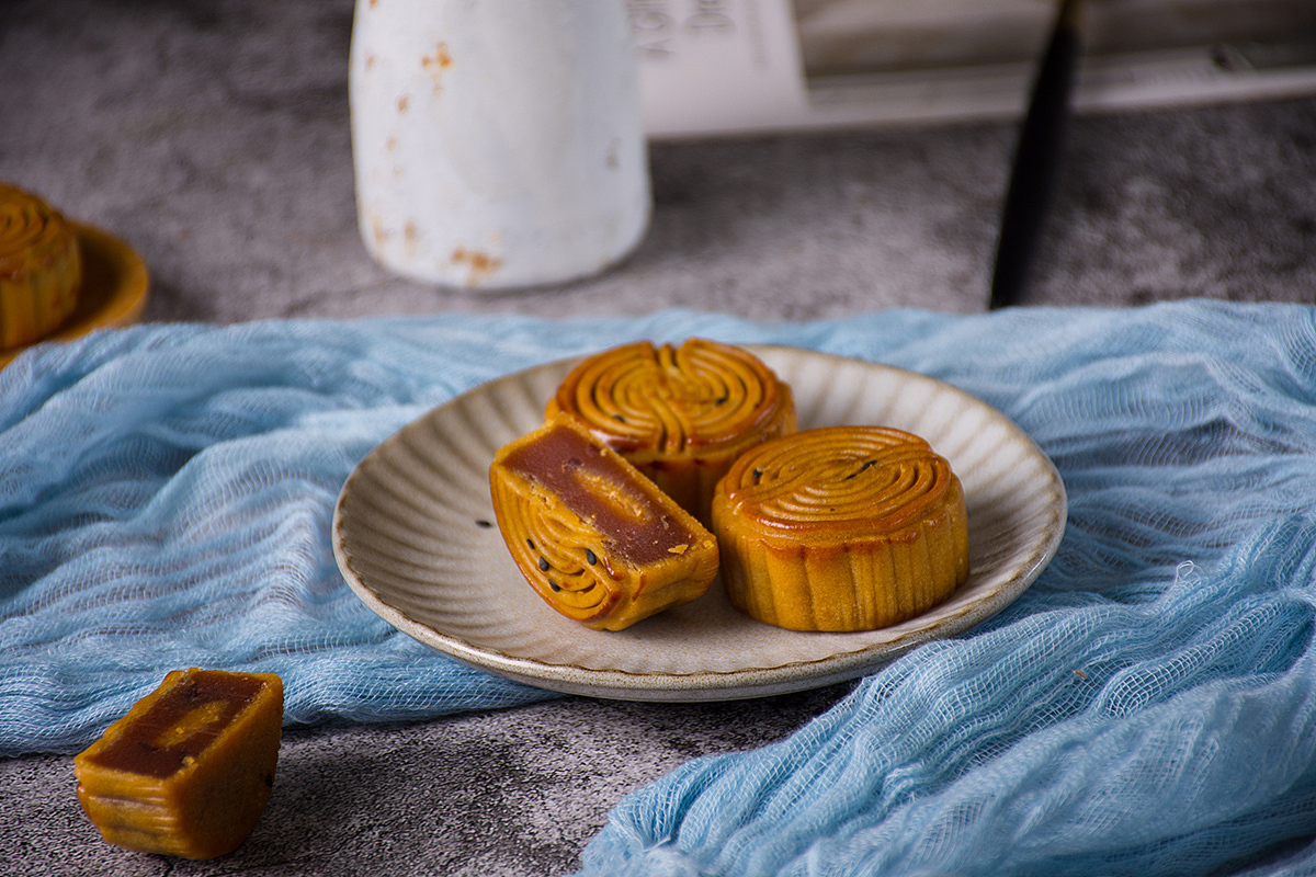 明月寄情，光影傳意——丫姐攝像服務的月餅產(chǎn)品攝影藝術(shù)